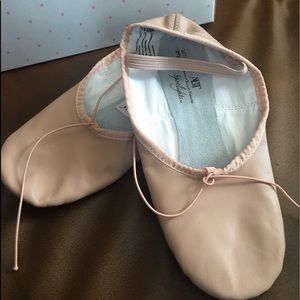 Youth Size 3.5 Ballet Slippers